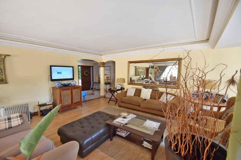 6 Bedroom Property for Sale in Hurlingham Gauteng