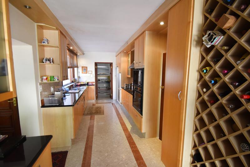 6 Bedroom Property for Sale in Hurlingham Gauteng