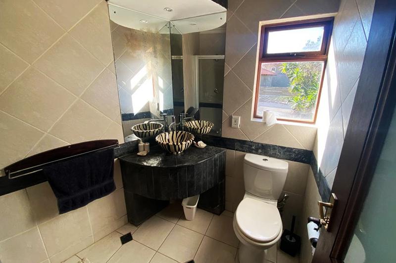 6 Bedroom Property for Sale in Hurlingham Gauteng