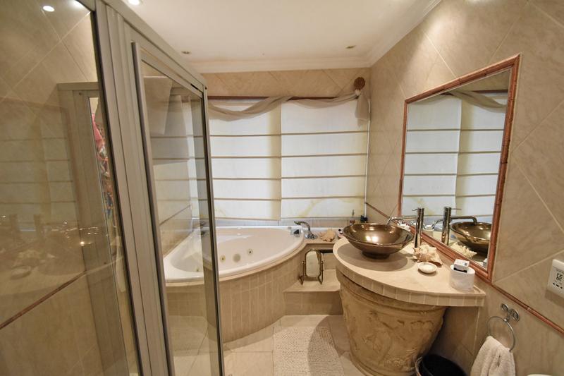 6 Bedroom Property for Sale in Hurlingham Gauteng