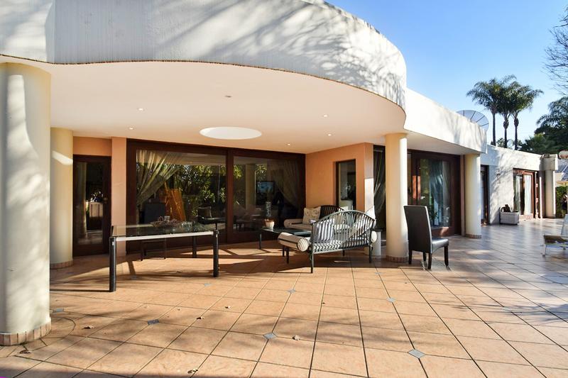 6 Bedroom Property for Sale in Hurlingham Gauteng