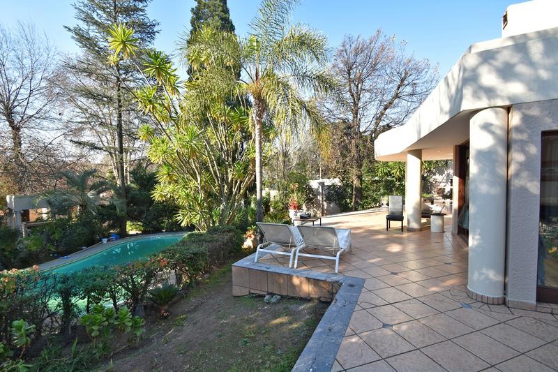 6 Bedroom Property for Sale in Hurlingham Gauteng