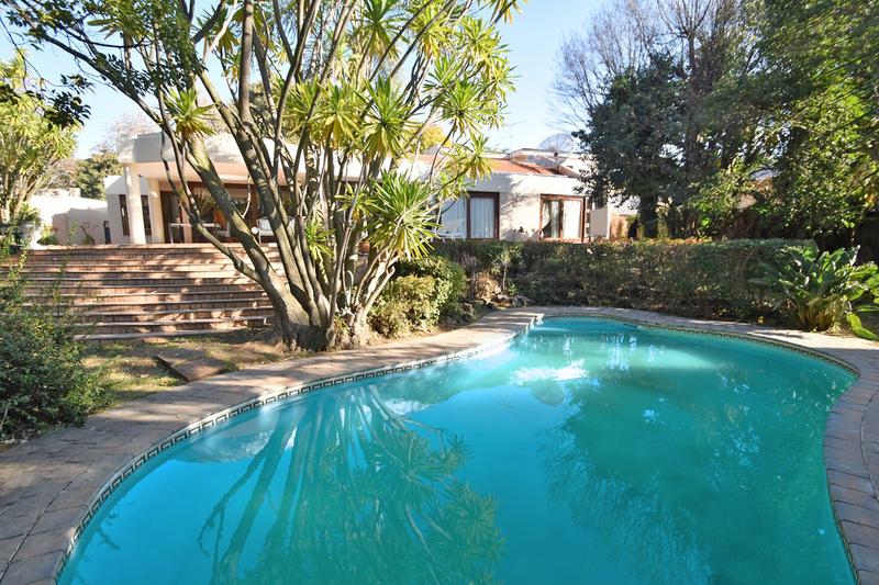 6 Bedroom Property for Sale in Hurlingham Gauteng