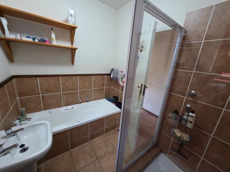 2 Bedroom Property for Sale in Sunninghill Gauteng