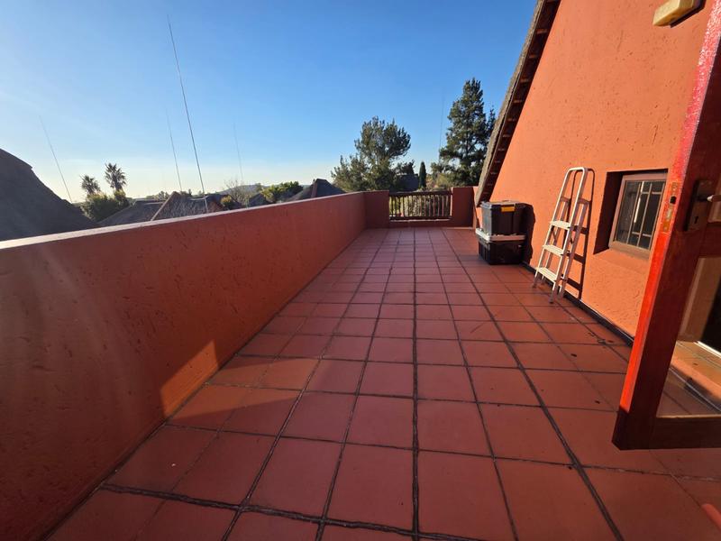 2 Bedroom Property for Sale in Sunninghill Gauteng