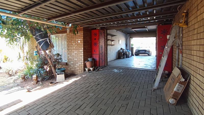 3 Bedroom Property for Sale in Clubview Gauteng