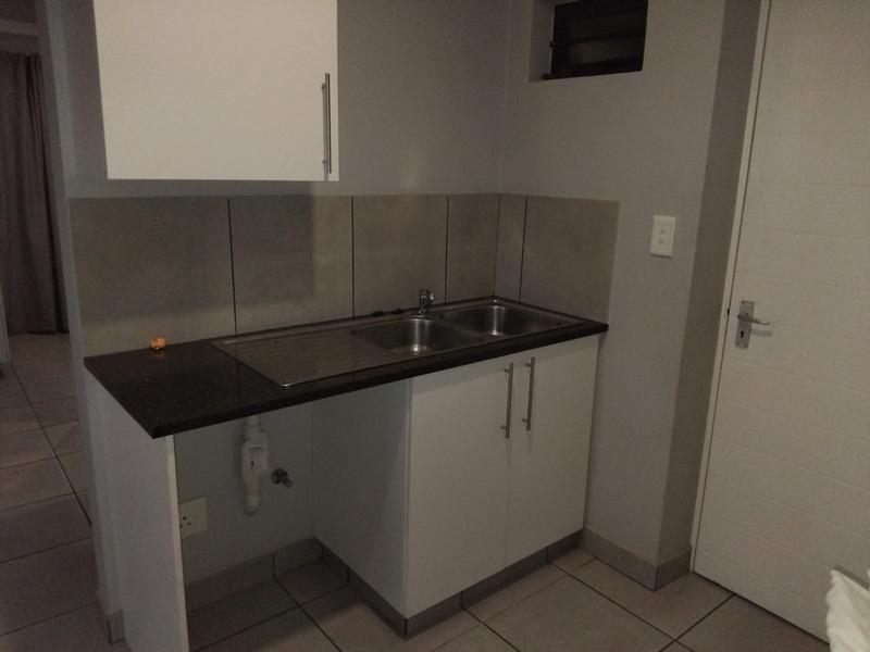 To Let 2 Bedroom Property for Rent in Clayville Gauteng