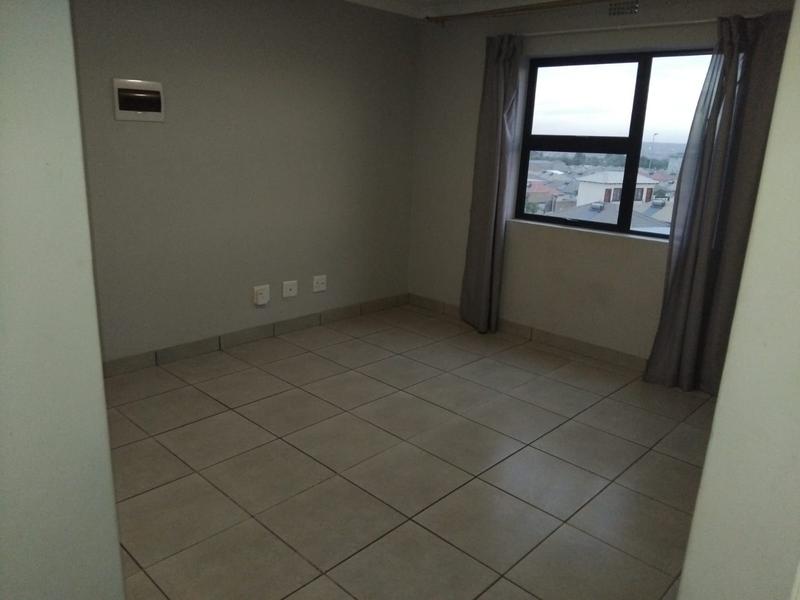 To Let 2 Bedroom Property for Rent in Clayville Gauteng