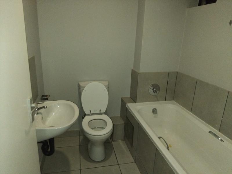 To Let 2 Bedroom Property for Rent in Clayville Gauteng