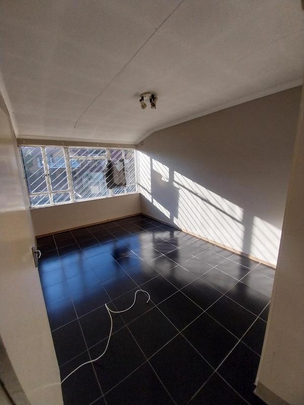 2 Bedroom Property for Sale in Laudium Gauteng