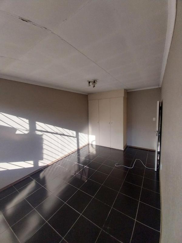 2 Bedroom Property for Sale in Laudium Gauteng