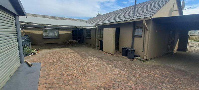 3 Bedroom Property for Sale in Groeneweide Gauteng