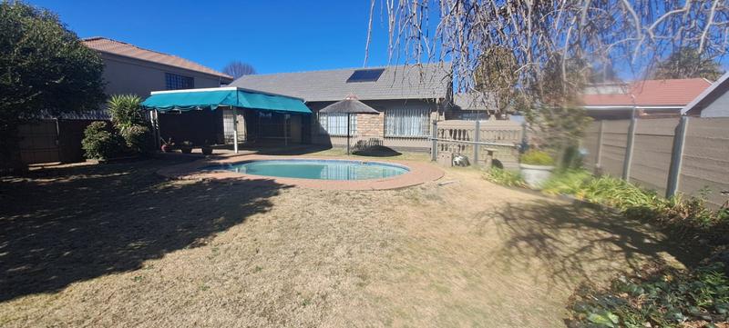 3 Bedroom Property for Sale in Groeneweide Gauteng