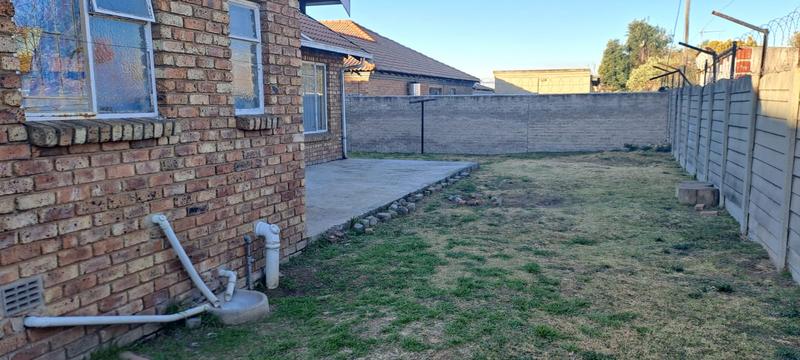 5 Bedroom Property for Sale in Windmill Park Gauteng
