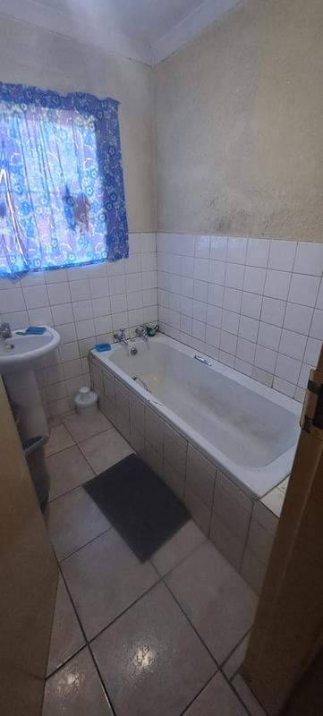 5 Bedroom Property for Sale in Windmill Park Gauteng