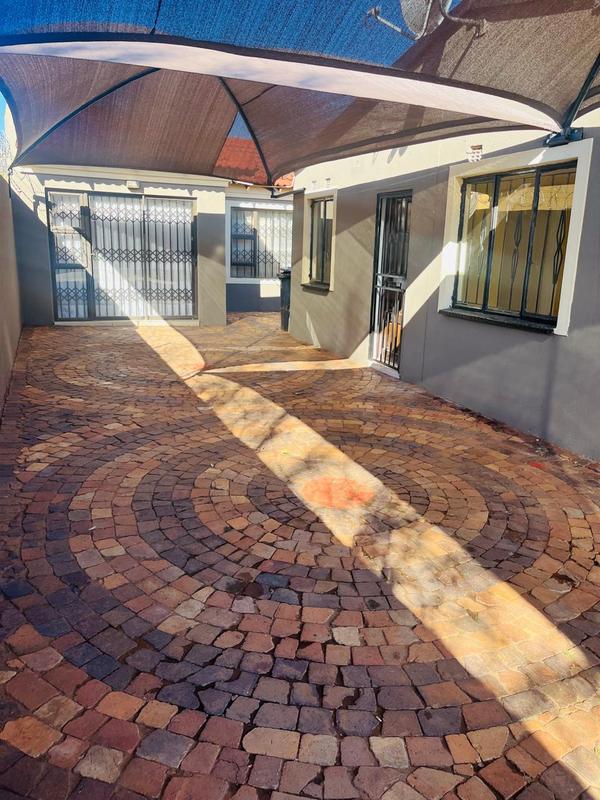 3 Bedroom Property for Sale in Protea Glen Gauteng
