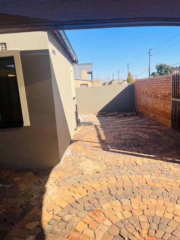 3 Bedroom Property for Sale in Protea Glen Gauteng