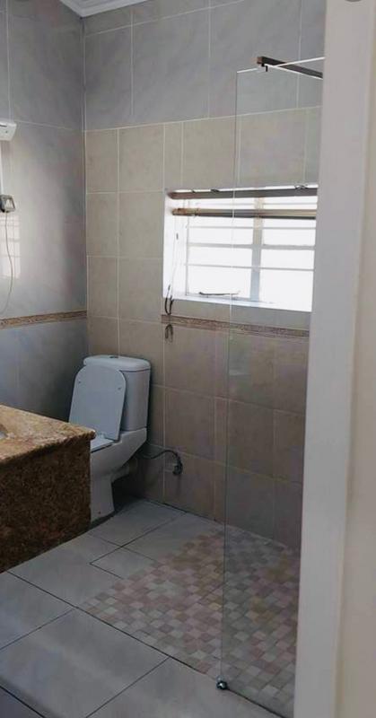 To Let 2 Bedroom Property for Rent in Edenvale Gauteng