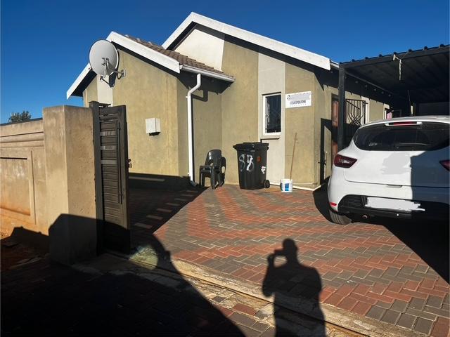 3 Bedroom Property for Sale in Windmill Park Gauteng