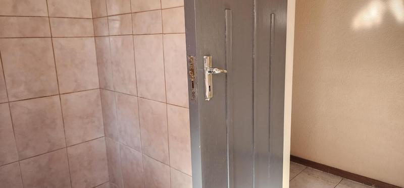 To Let 3 Bedroom Property for Rent in Elspark Gauteng