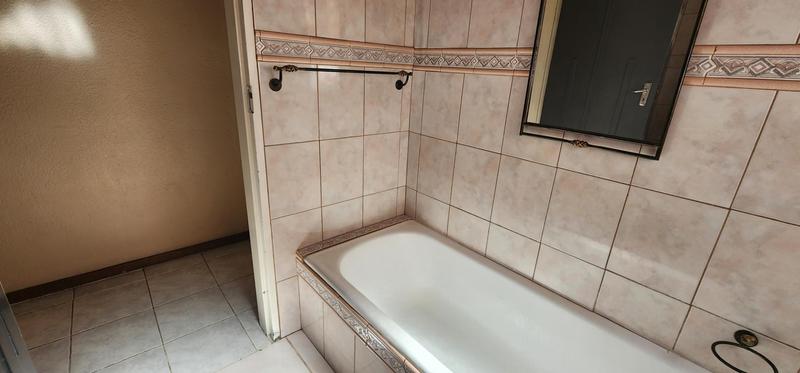 To Let 3 Bedroom Property for Rent in Elspark Gauteng