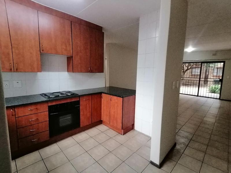 To Let 2 Bedroom Property for Rent in Sonneveld Gauteng