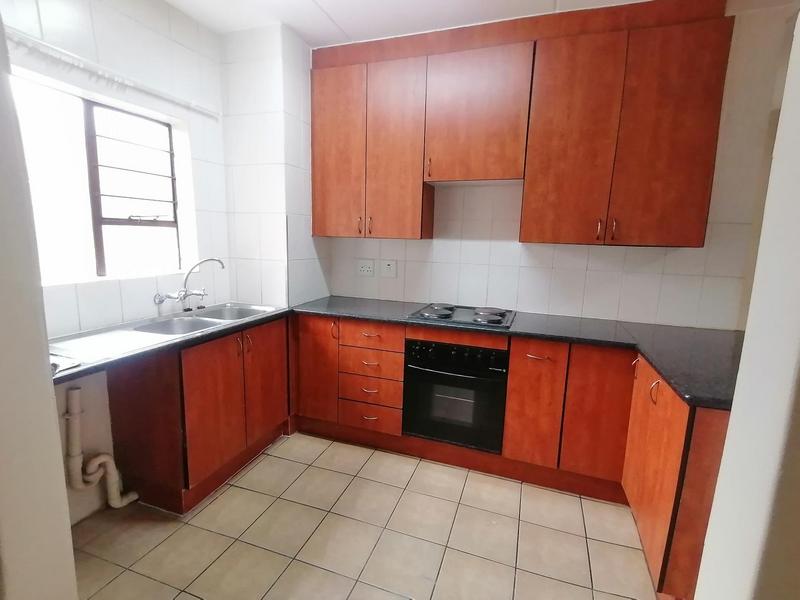 To Let 2 Bedroom Property for Rent in Sonneveld Gauteng