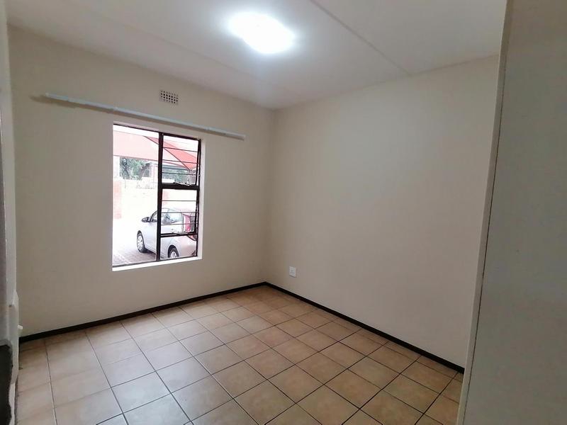 To Let 2 Bedroom Property for Rent in Sonneveld Gauteng