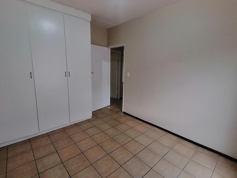 To Let 2 Bedroom Property for Rent in Sonneveld Gauteng