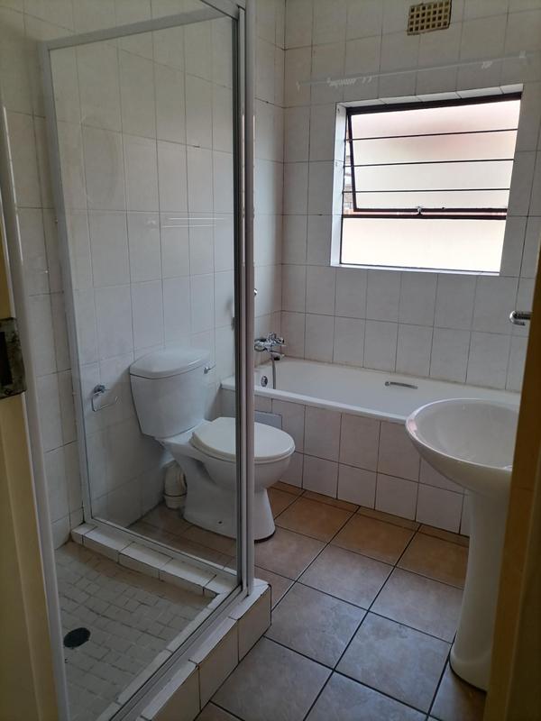 To Let 2 Bedroom Property for Rent in Sonneveld Gauteng
