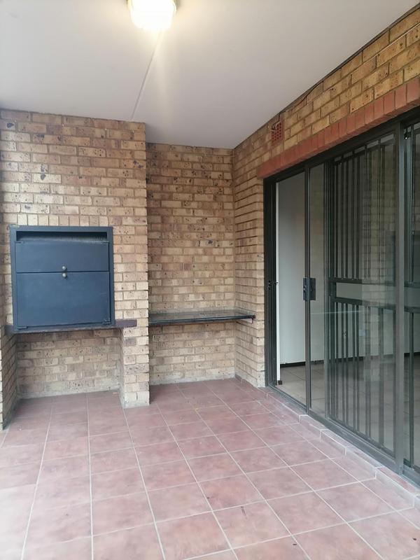 To Let 2 Bedroom Property for Rent in Sonneveld Gauteng