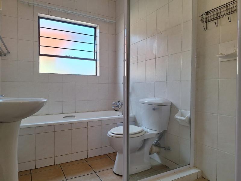 To Let 2 Bedroom Property for Rent in Sonneveld Gauteng