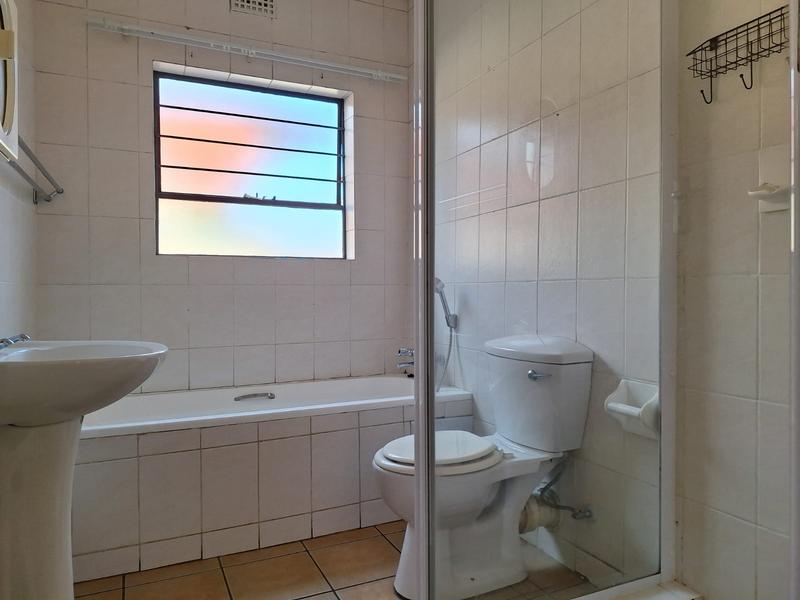 To Let 2 Bedroom Property for Rent in Sonneveld Gauteng