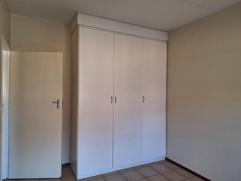 To Let 2 Bedroom Property for Rent in Sonneveld Gauteng