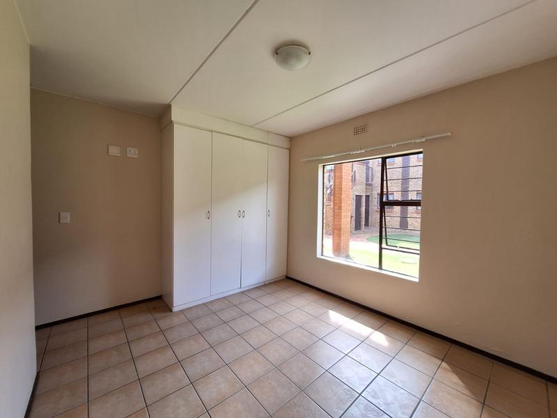 To Let 2 Bedroom Property for Rent in Sonneveld Gauteng