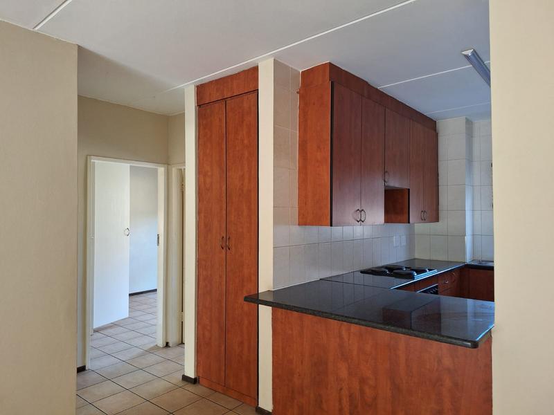 To Let 2 Bedroom Property for Rent in Sonneveld Gauteng