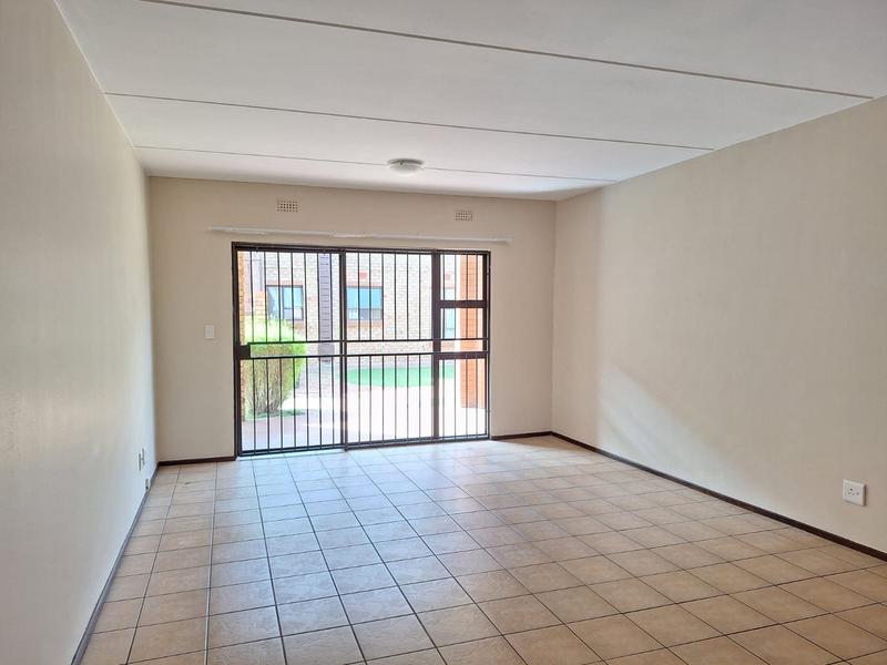 To Let 2 Bedroom Property for Rent in Sonneveld Gauteng