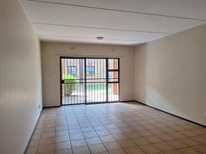 To Let 2 Bedroom Property for Rent in Sonneveld Gauteng