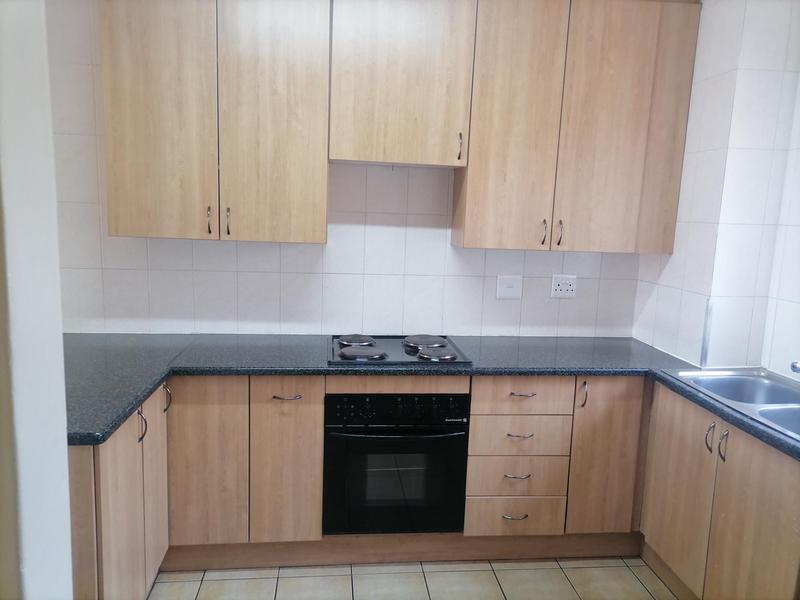 To Let 2 Bedroom Property for Rent in Sonneveld Gauteng