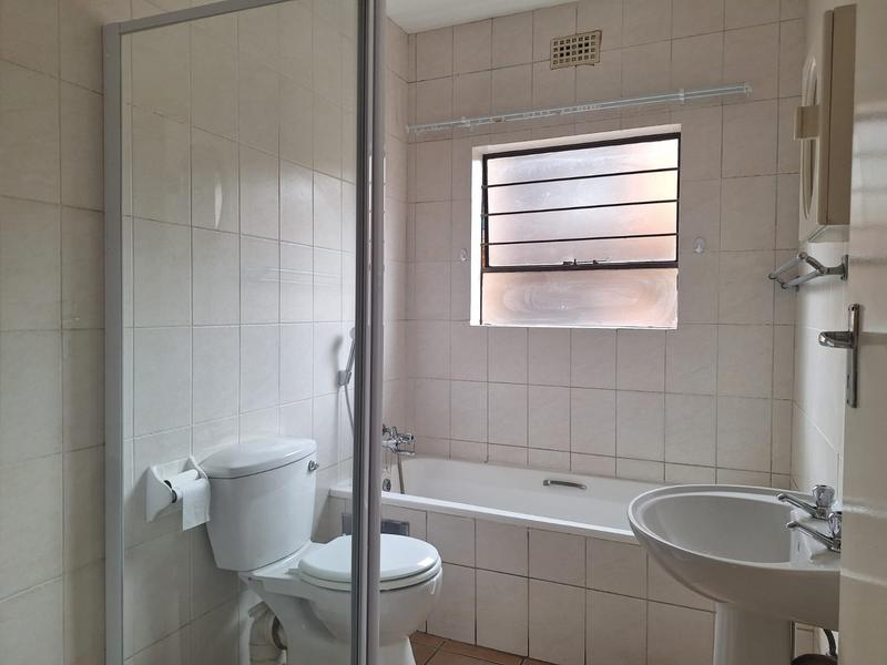 To Let 2 Bedroom Property for Rent in Sonneveld Gauteng