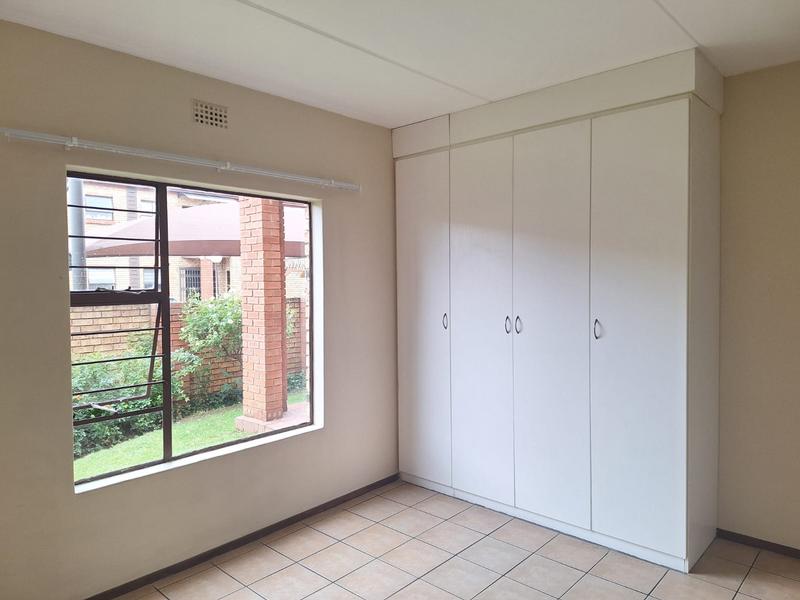 To Let 2 Bedroom Property for Rent in Sonneveld Gauteng