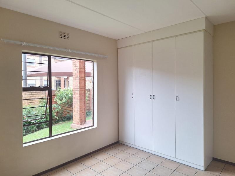 To Let 2 Bedroom Property for Rent in Sonneveld Gauteng