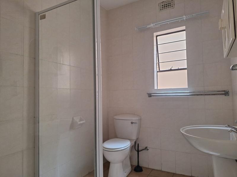 To Let 2 Bedroom Property for Rent in Sonneveld Gauteng