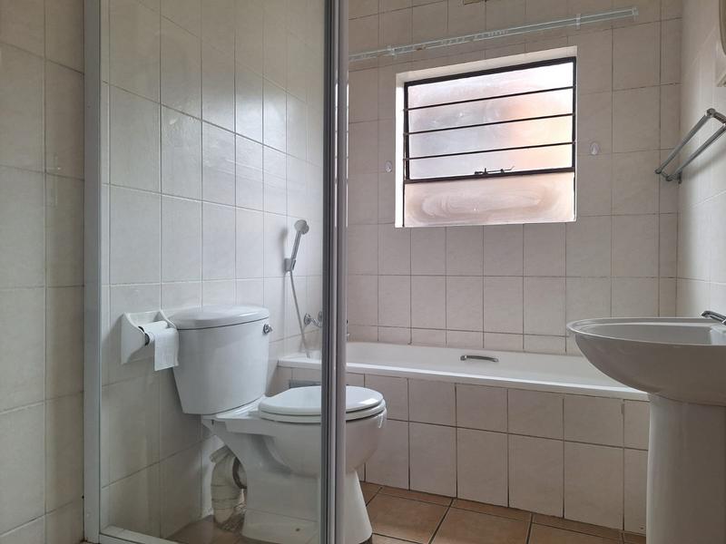 To Let 2 Bedroom Property for Rent in Sonneveld Gauteng