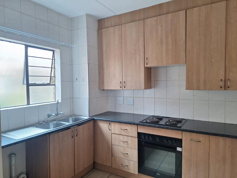 To Let 2 Bedroom Property for Rent in Sonneveld Gauteng