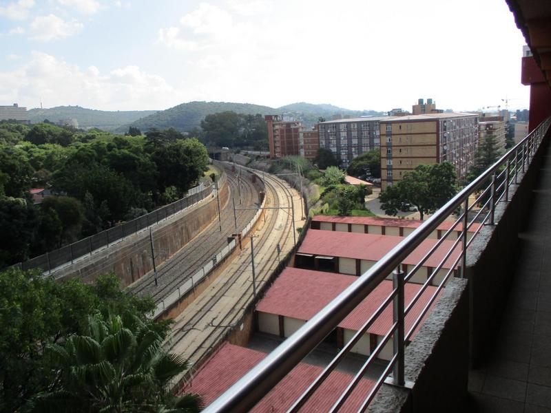 To Let 1 Bedroom Property for Rent in Nieuw Muckleneuk Gauteng