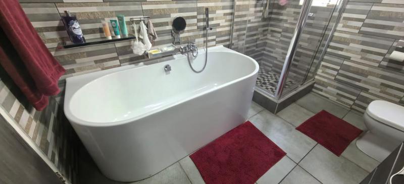 4 Bedroom Property for Sale in Witpoortjie Gauteng