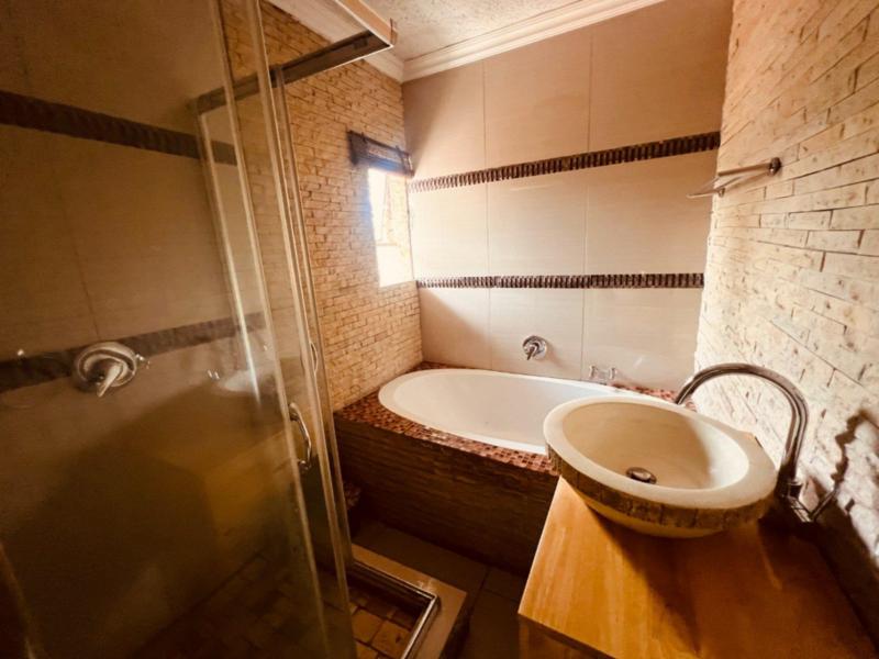 3 Bedroom Property for Sale in Silverton Gauteng