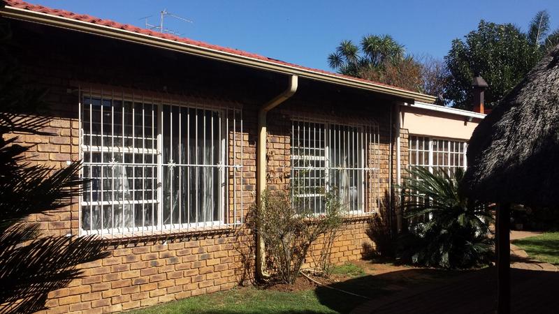 To Let 3 Bedroom Property for Rent in Beyers Park Gauteng