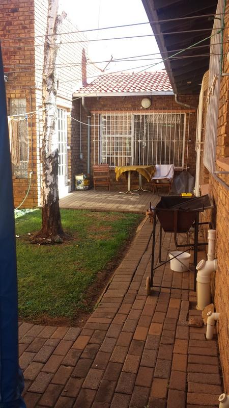 To Let 3 Bedroom Property for Rent in Beyers Park Gauteng